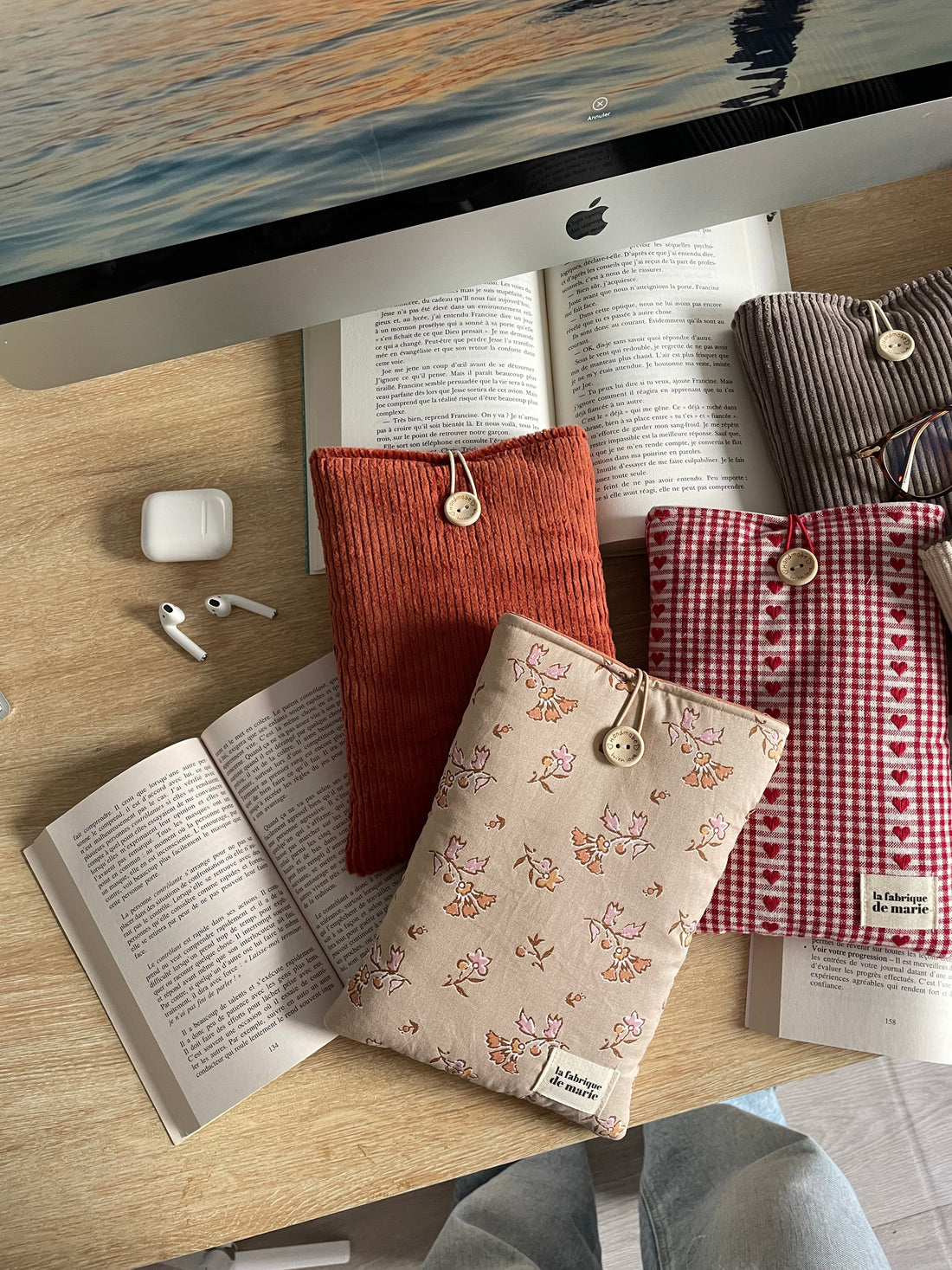 Livres abîmés au fond du sac ? Découvre les pochettes à livres !