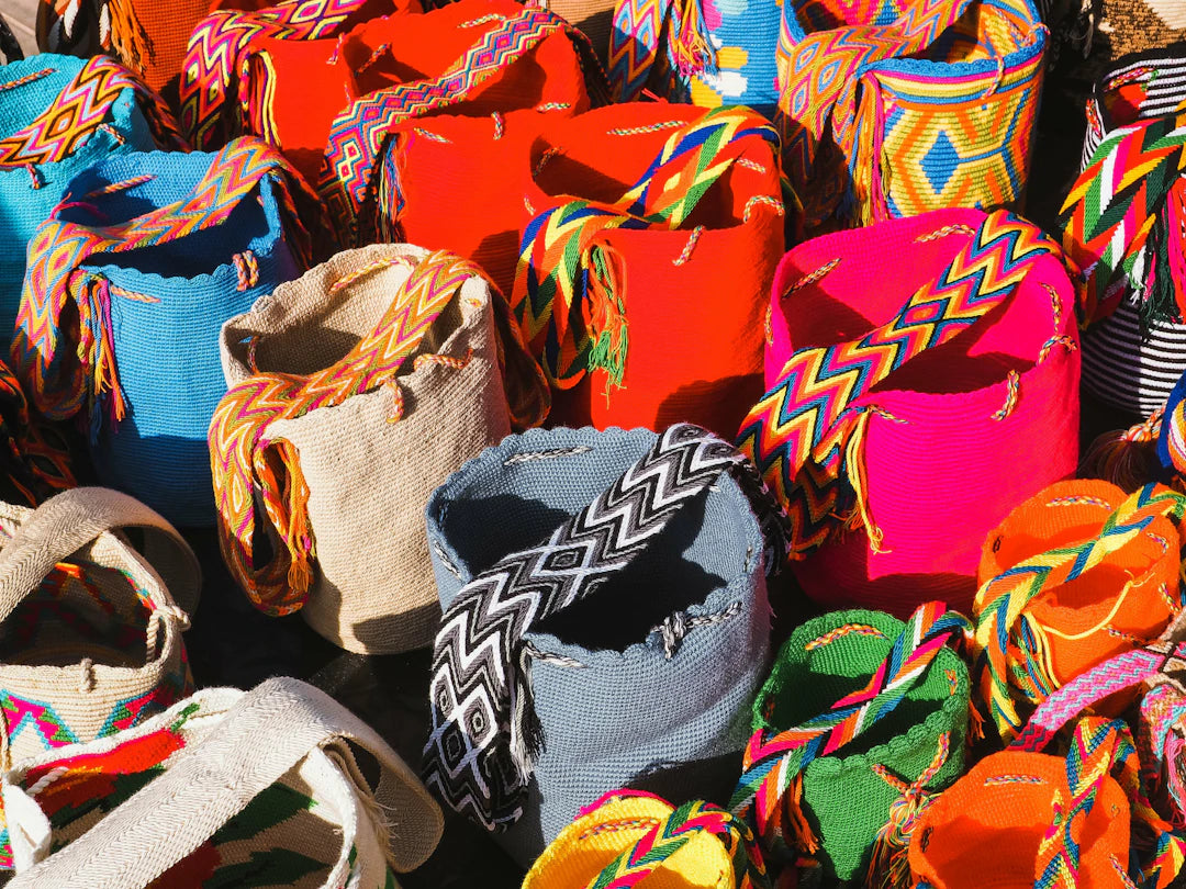 Explorez les Styles Culturels à Travers les Accessoires Textiles