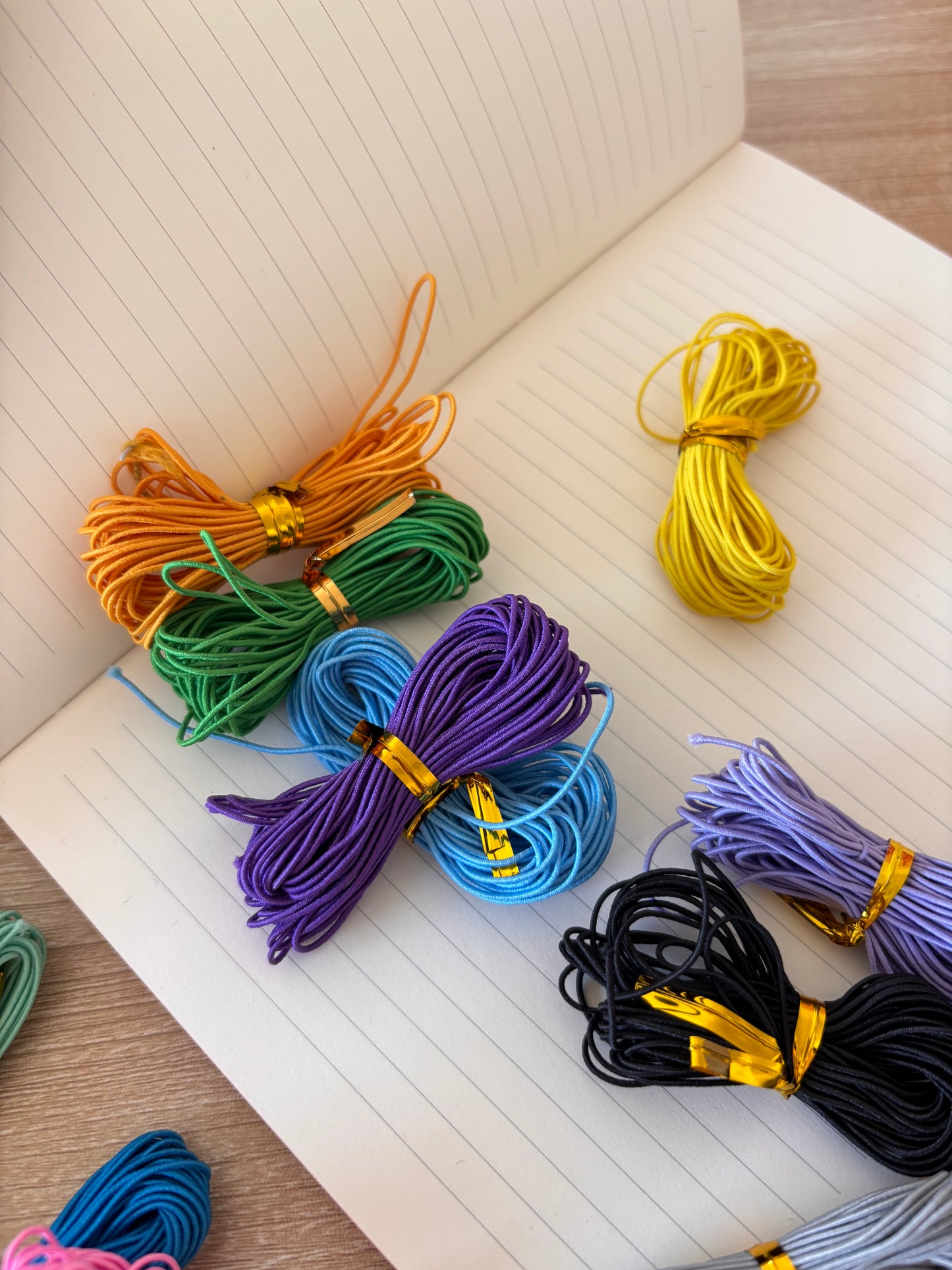 Lot d'élastiques 1 mm - Multicolore
